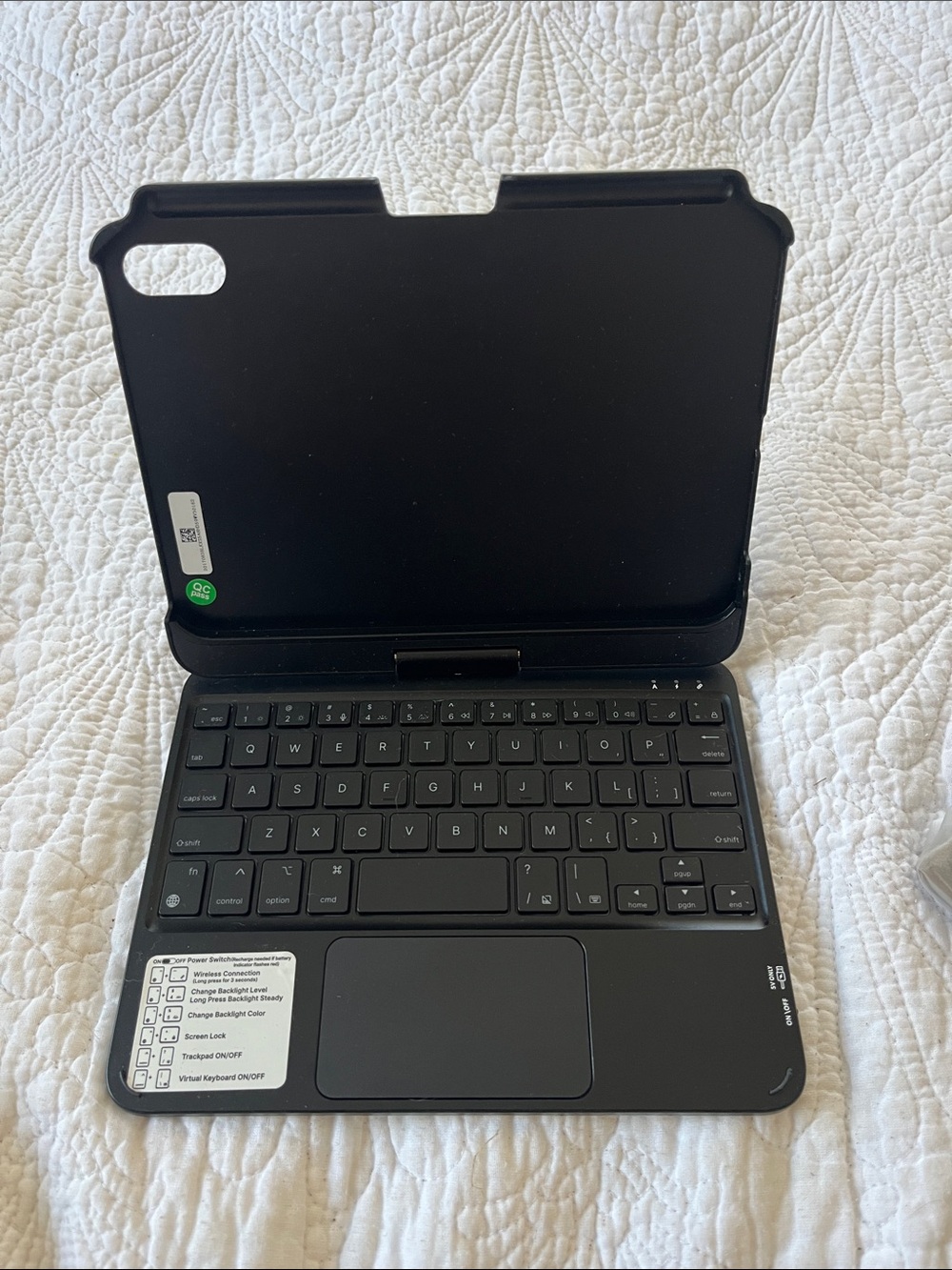 iPad mini 8 TYPE keyboard with trackpad